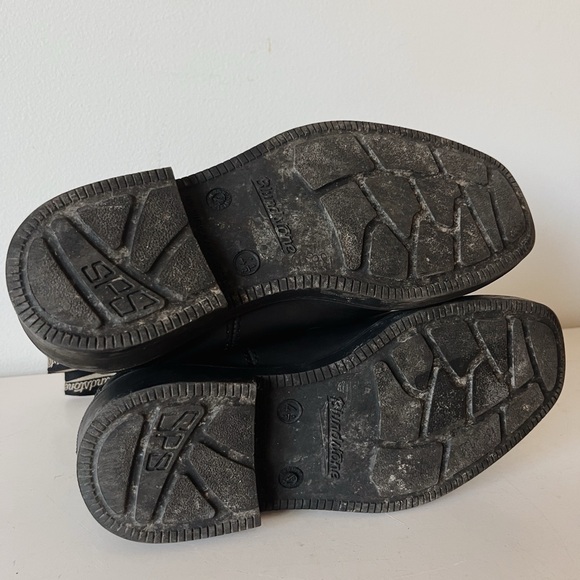 Blundstone Black Chisel-toe Leather Boots | Size 5 - Picture 3 of 5